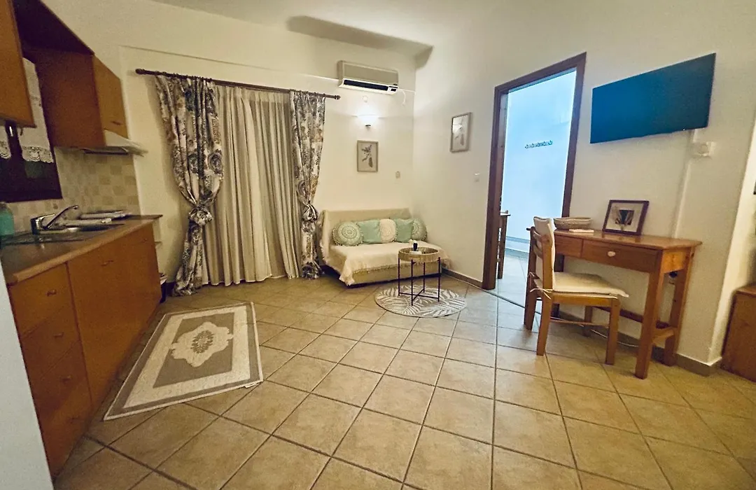 Alexandra'S House-1